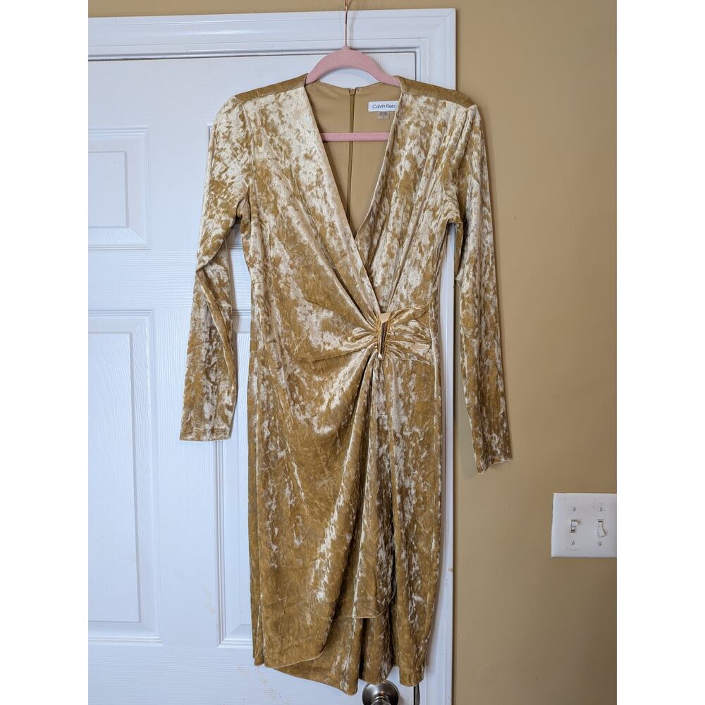 Calvin Klein Crushed Velvet Wrap Dress Size 6 Gold Knot Front Cocktail Dress